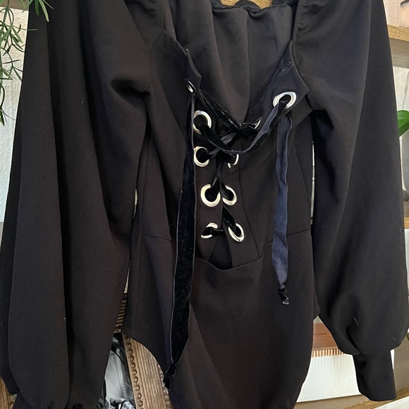 Black Lace-Up Bodysuit Ivin Ivin - Picture 4 of 9